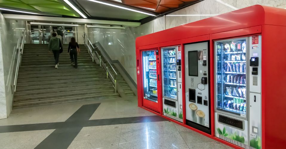 Máquinas expendedoras en estaciones de transporte